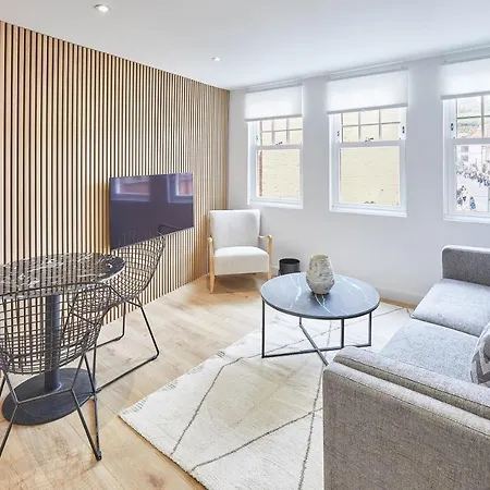 Host & - Golden Lion Whitby