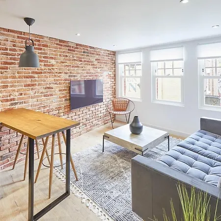 Golden Lion Apartment